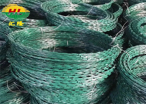 O Pvc verde da anticorrosão revestiu o arame farpado sanfona 1400-1500MPA