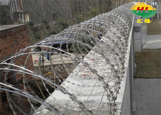 BTO-16 Conertina Arame farpado segurança galvanizada para defesa Instalações de segurança temporárias