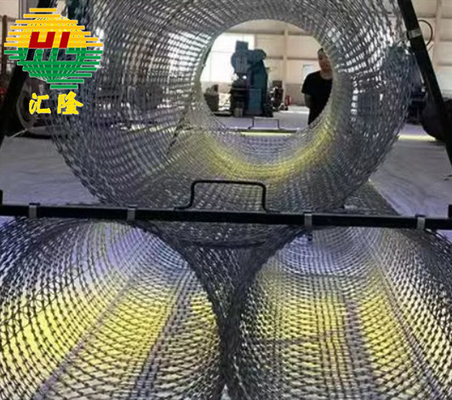 Cercas de arame farpado pesado BTO-18 Concertina para defesa militar e situações de emergência