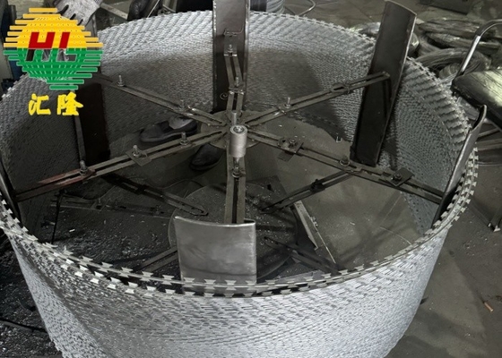 Aço galvanizado ou aço inoxidável Concertina Blade Barbed Wire BTO16 BTO18